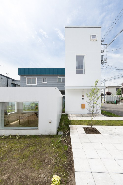 Skim Milk: Kumagai House in Japan by Hiroshi Kuno + Associates