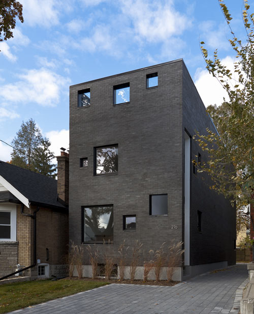 Charcoal House in Canada by Atelier rzlbd