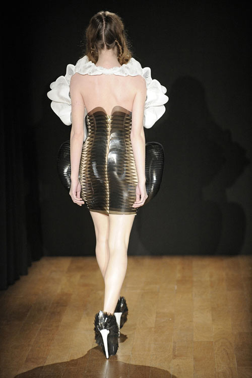 Cutting Edge Fashion by Daniel Widrig and Iris van Herpen