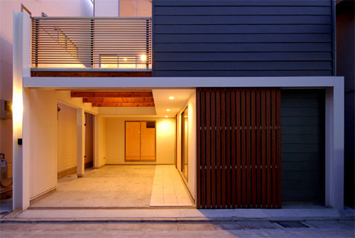 House D in Japan by Takeshi Hamada