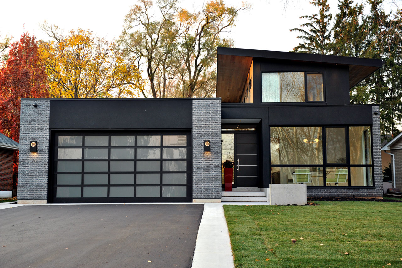 A Sophisticated Glass House in Canada - Design Milk
