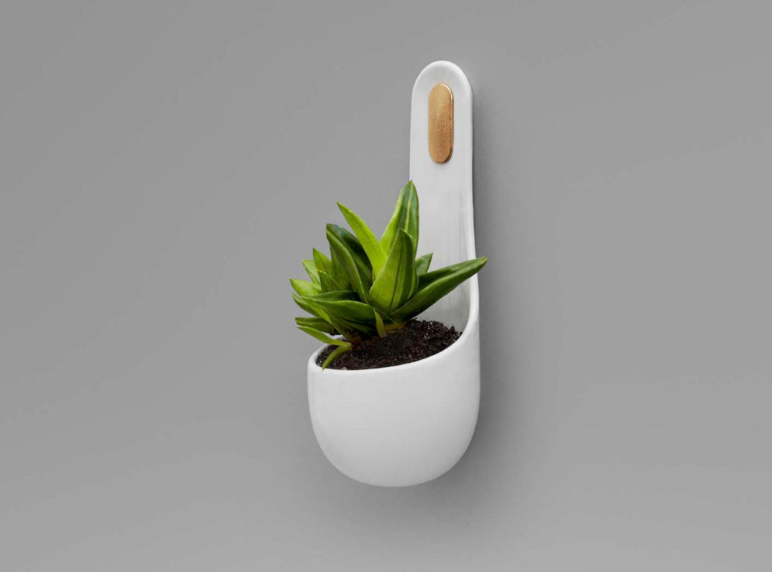 2016-gift-guide-newhomeowner-2-othr-wall-planter-clabots
