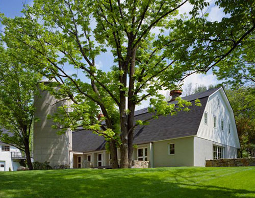 Modern Barn in Connecticut by Specht Harpman