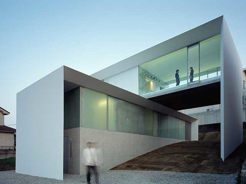 AR House in Japan by Kubota Architect Atelier