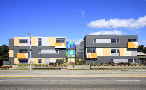 Venice Superior Apartments in California by Kanner Architects