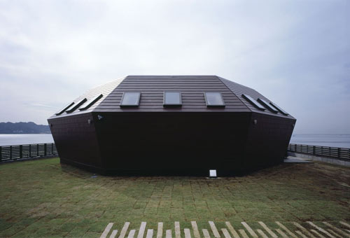Seashore Shell House in Japan by Takeshi Hirobe Architects