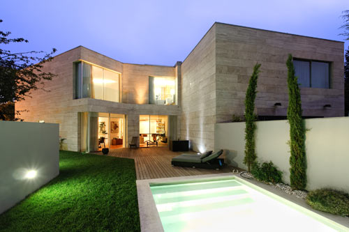 L0CR2 House by ARQX Arquitectos