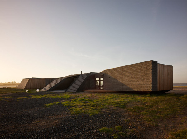 BKK-02-Beached-House-South-Entry-Peter-Bennetts