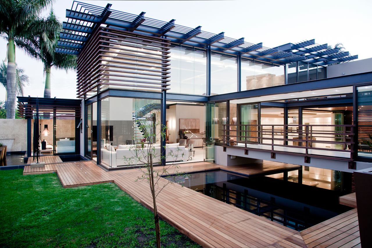 Stunning Luxury Home by Nico van der Meulen Architects