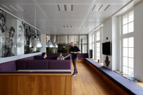 JWT-Amsterdam-Office-11-Cafe