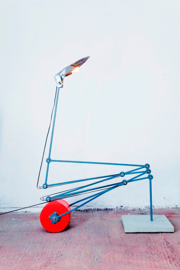 magenta-studio-lighting-autonomists-crane-lamp