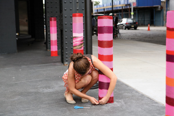 knitta-yarn-bombing-street-installation