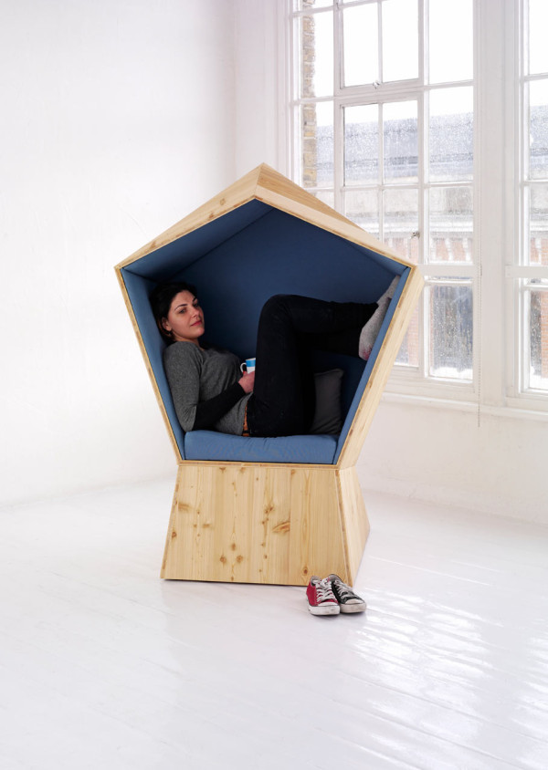 tilt-quiet-coccoon-chair-for-privacy