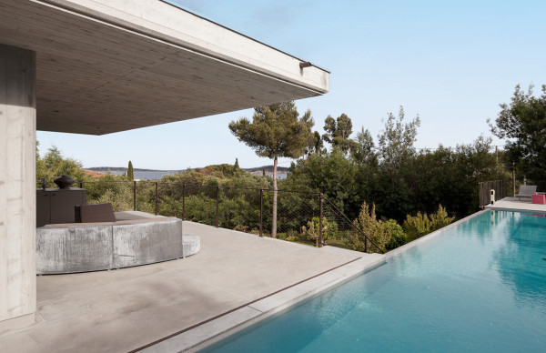 Private-House-St-Tropez-Bumper-3-pool