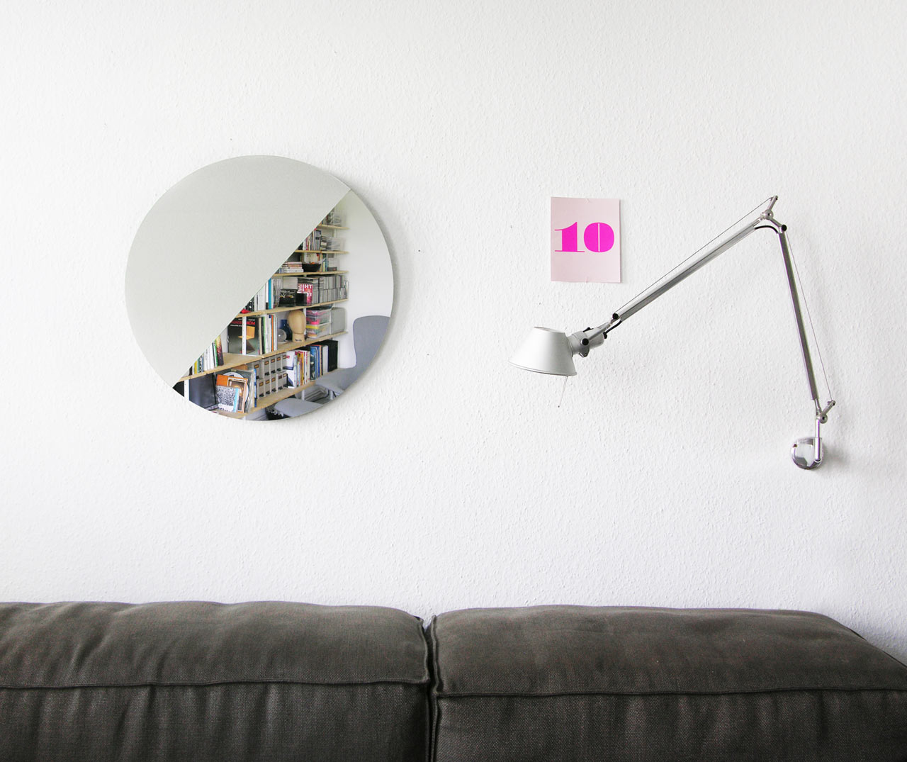 A Mirror That Lets You See Different Perspectives