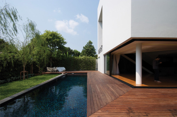 modern-architecture-outdoor-pool-design