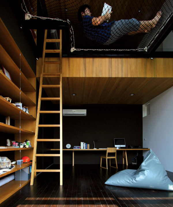 modern-bedroom-suspended-loft-ladder