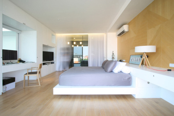 modern-bedroom-with-vanity-wood-wall