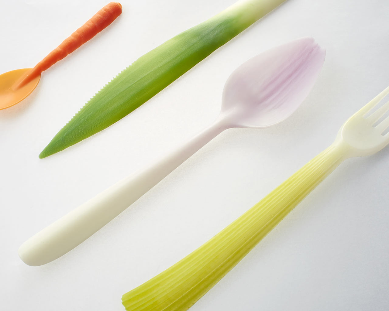 Graft: Disposable Tableware That Looks Like Vegetables