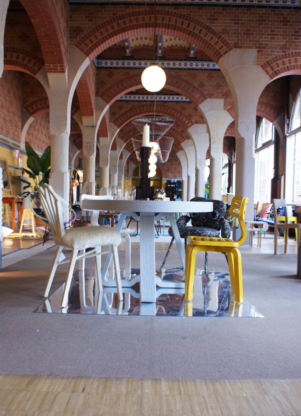 dutch-design-year-table-chairs-arched-ceiling