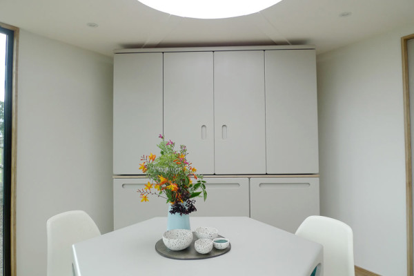 HIVEHAUS-Compact-modular-house-Barry-Jackson-6-kitchen