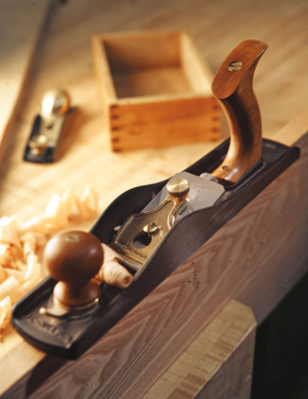 F5-MatDriscoll_BELLBOY-1-Lie-N-Hand-Plane