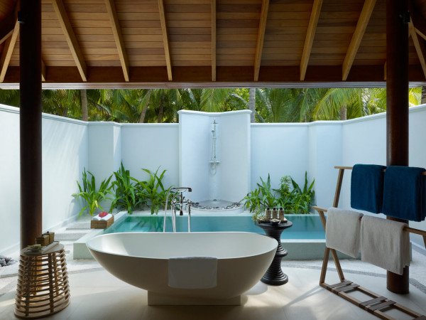 Dusit-Thani-Maldives-Hotel-Resort-17