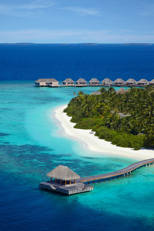 Dusit-Thani-Maldives-Hotel-Resort-2
