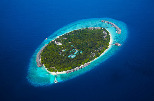 Dusit-Thani-Maldives-Hotel-Resort-3