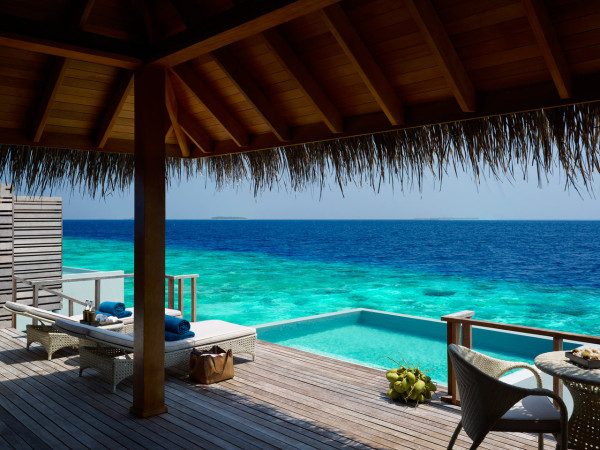 Dusit-Thani-Maldives-Hotel-Resort-7