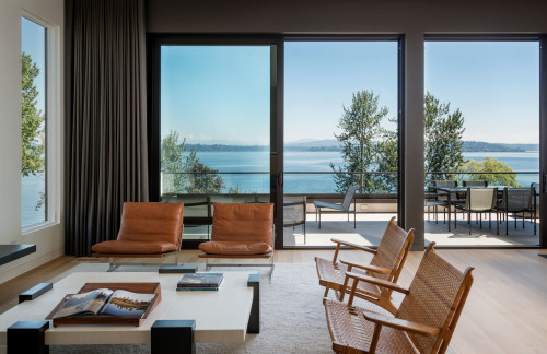A Lakeside Summer Retreat in Seattle by CCS Architecture