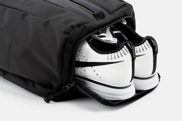 A Modern Bag to Carry Your Gym and Office Essentials