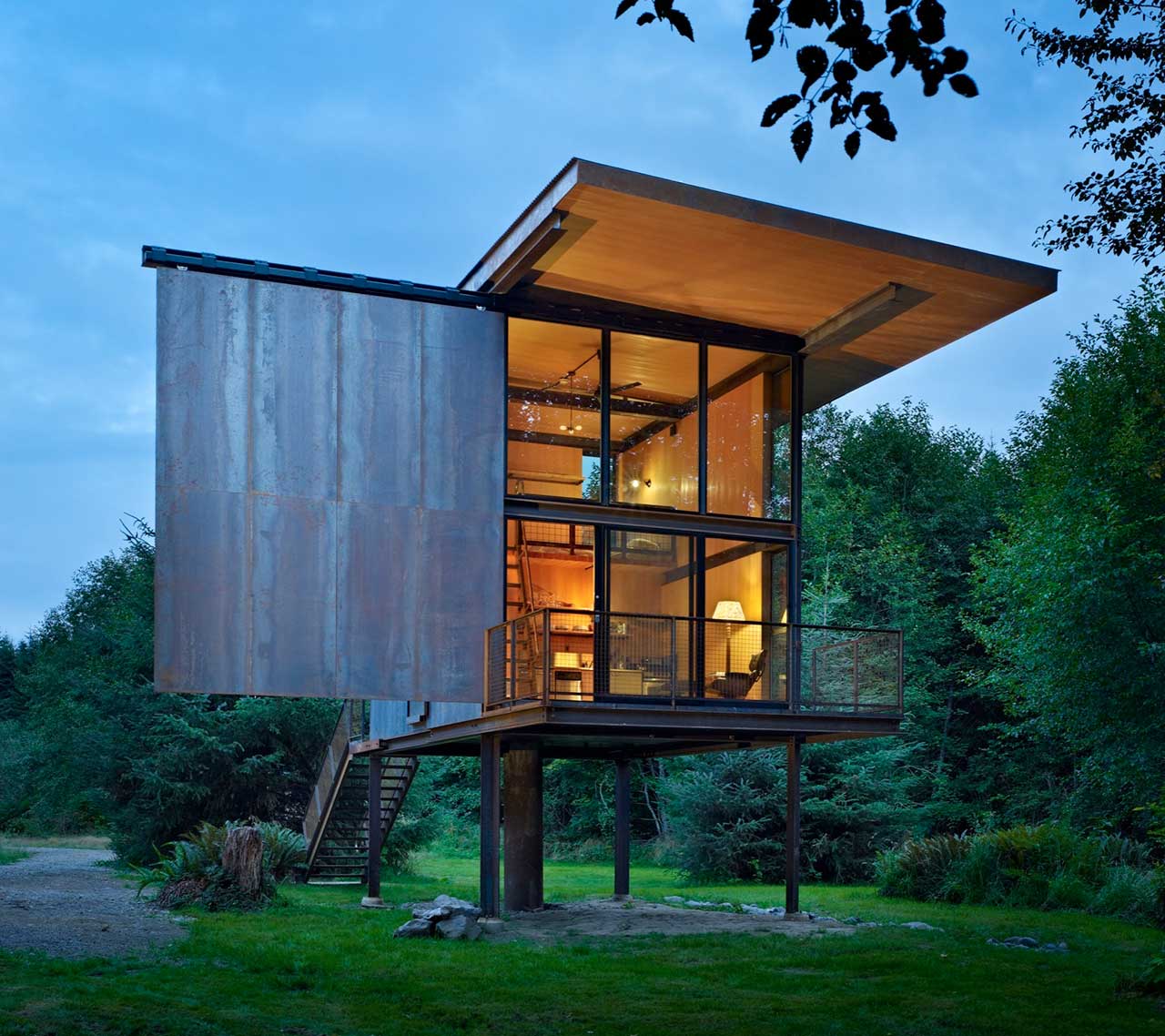 A Compact, Low-Maintenance Cabin in Washington State