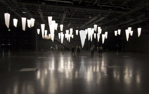 designmiami-installation-triangular-series