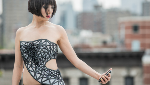 Personalized, Wearable Sculpture Reflects the Wearer's Data