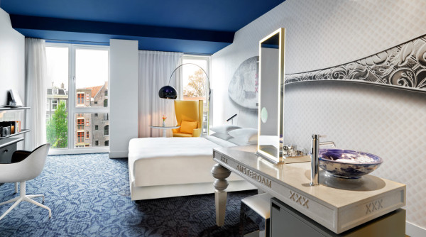 Destin-Andaz-Amsterdam-Wanders-10-canal-view