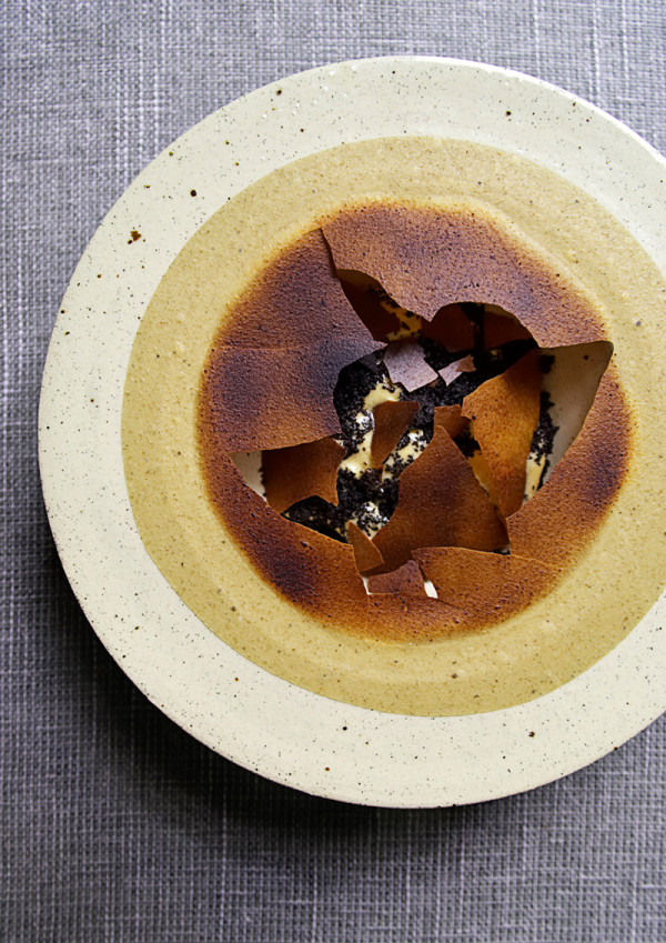 Burnt Jerusalem artichoke, roasted hazelnuts, salty caramel and malt by chef Søren Selin