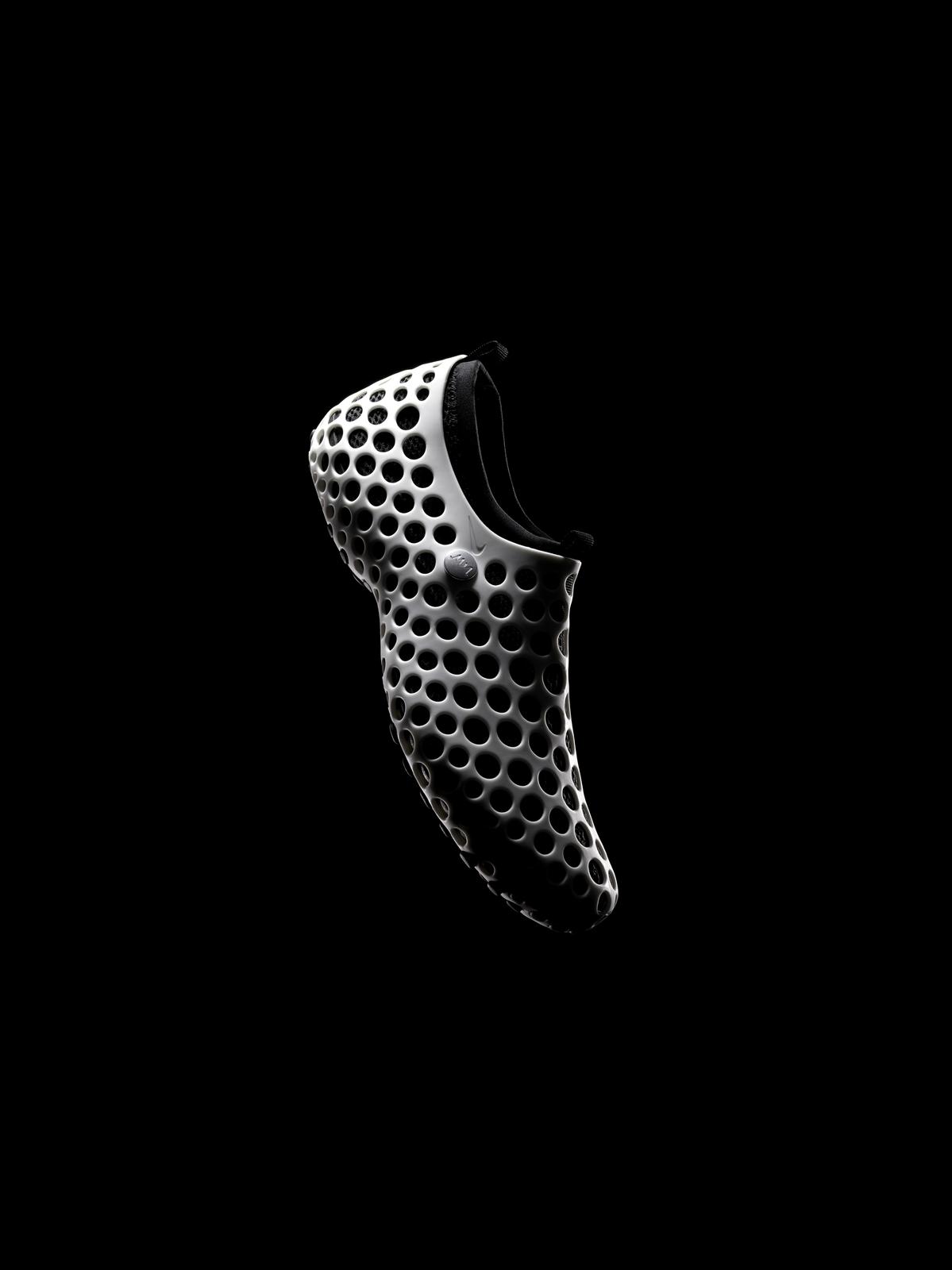 Marc Newson's Nike ZVEZDOCHKA Returns 10 Years Later - Design Milk