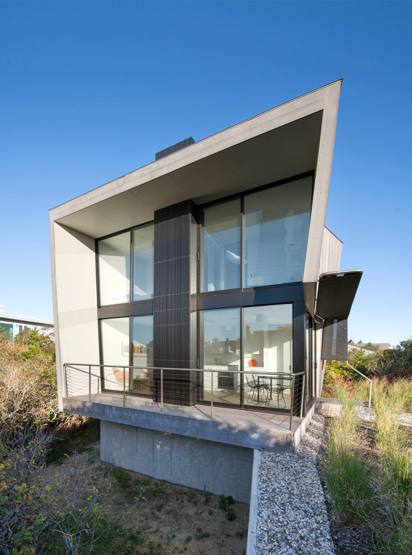 A Two-Story Beach House with a Small Footprint - Design Milk