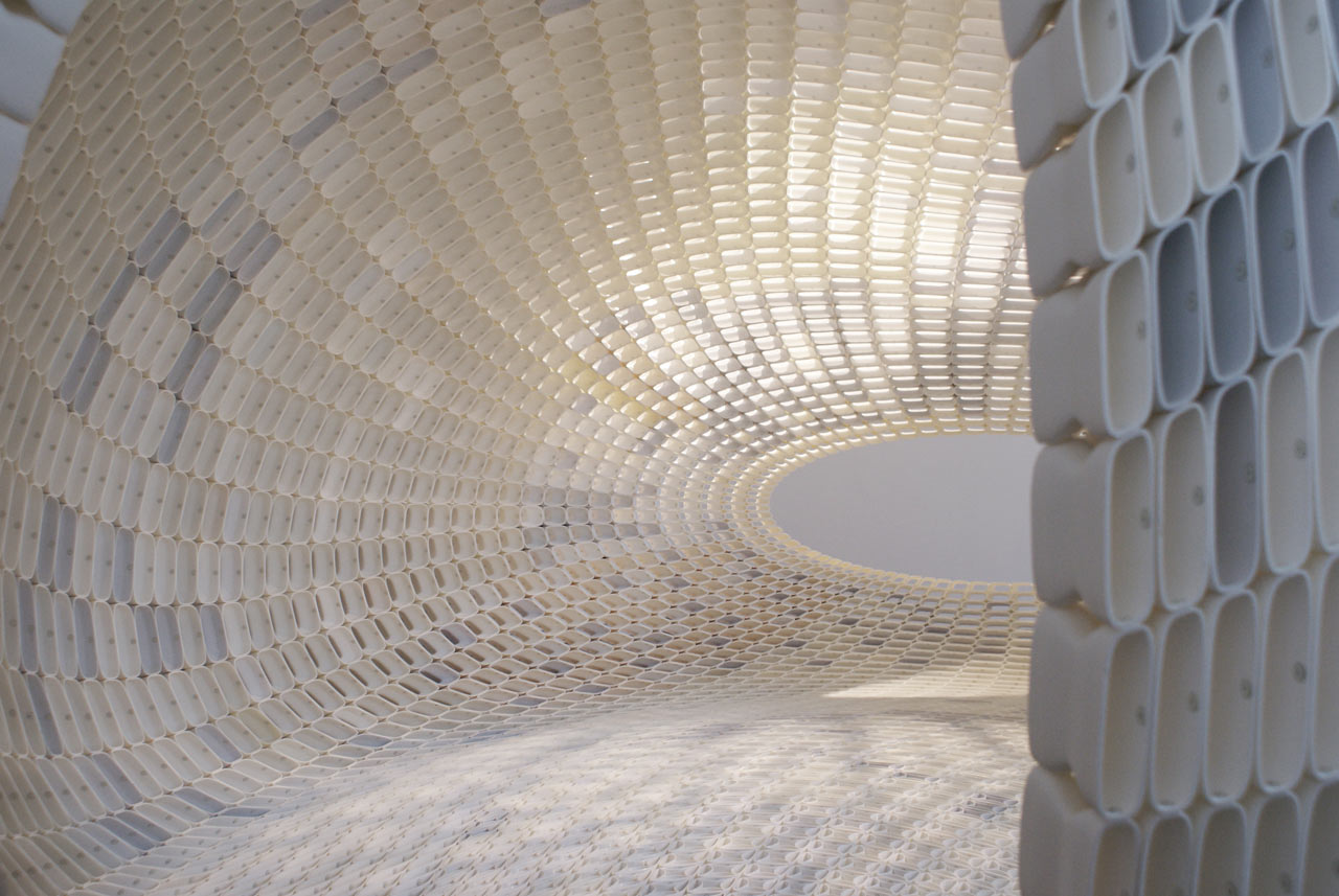 An Egg-Shaped Pavilion Made of 4,760 3D Printed Pieces