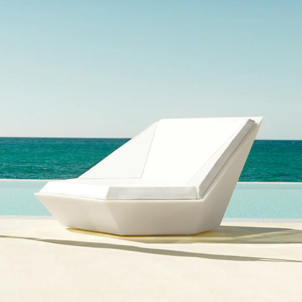 Enter to Win a VONDOM Faz Daybed from YLiving!
