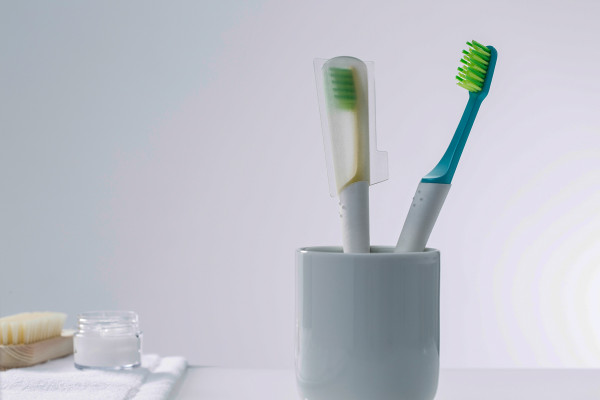 TIO-sustainable-toothbrush-3