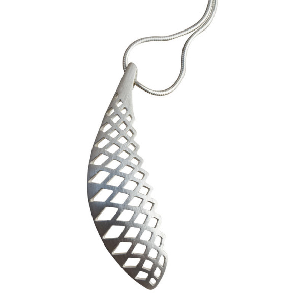 david-trubridge-jewelry-wing-pendant