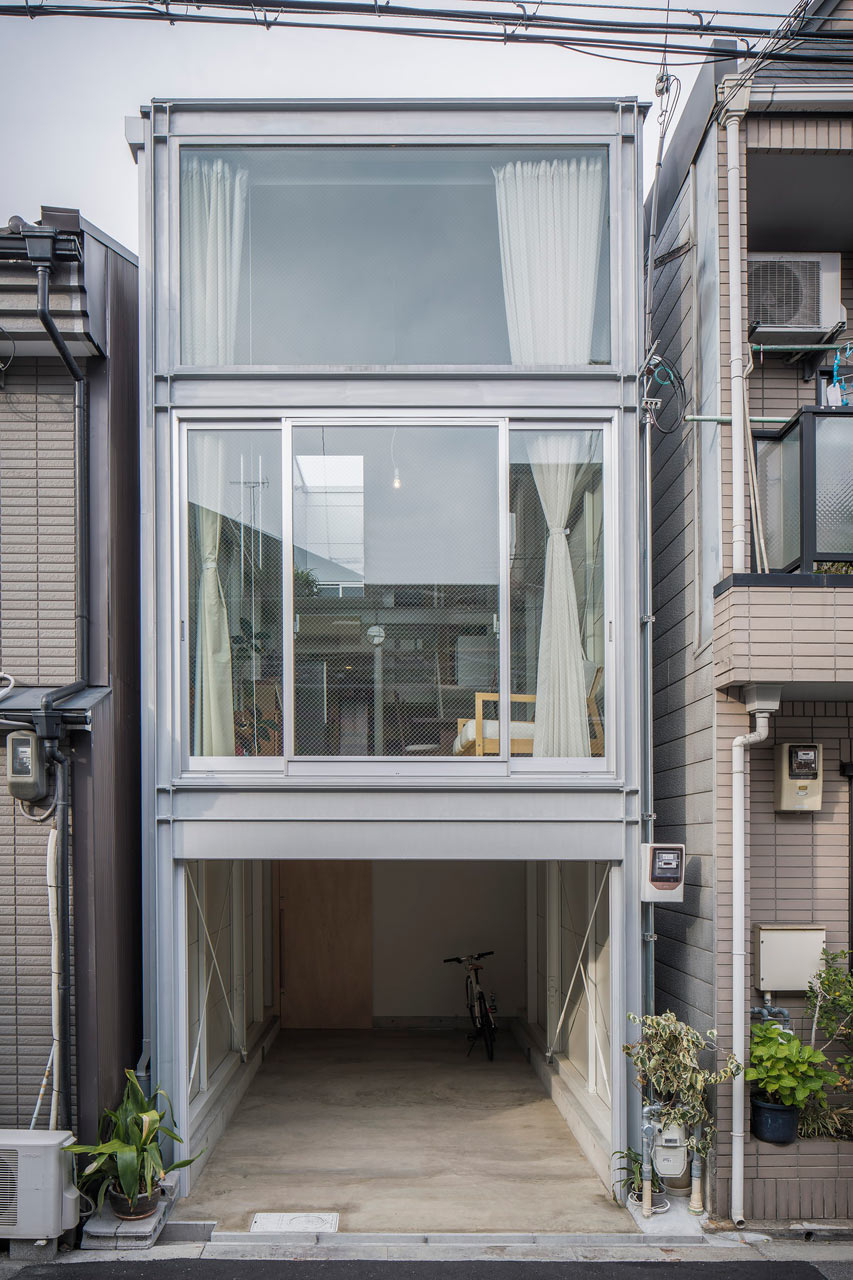 A Narrow House Built Within Heavily Populated Osaka