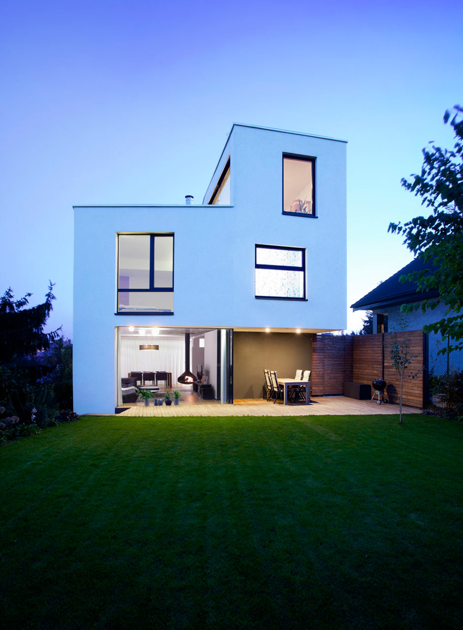 DOUBLE VIEW HOUSE by Architekti Šebo Lichý