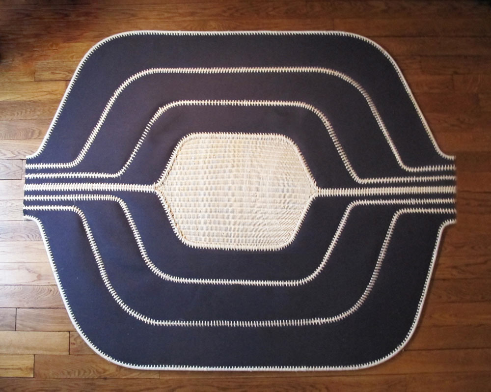 Ilot: A Rug Made From Felt and Wicker