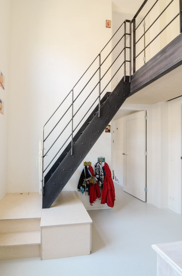 OnsDorp-StandardStudio-former-school-apartment-9