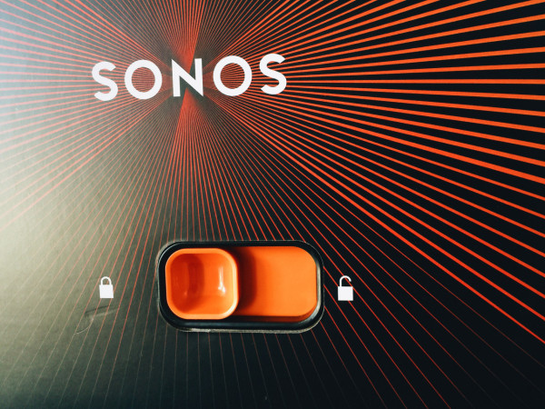 Sonos play 5 orange hot sale light