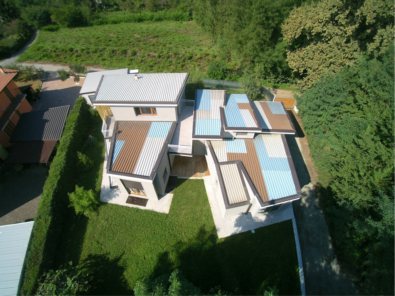 A House Designed to Show Up on Aerial Photos - Design Milk