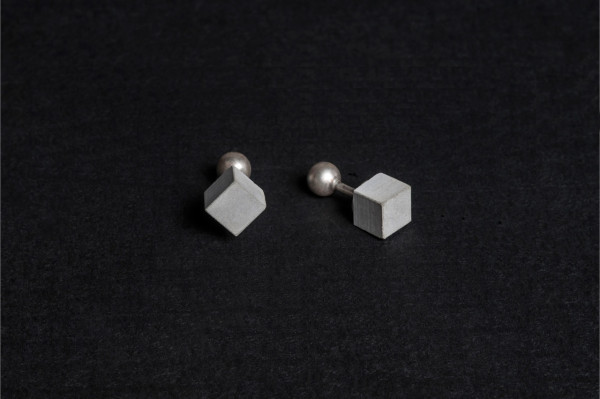 Elements-cufflinks-Material-Immaterial-2a